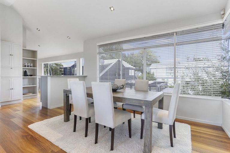 Photo of property in 2/43 Princes Street, Northcote Point, Auckland, 0627