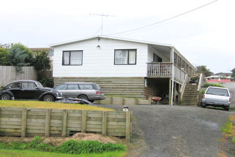 Photo of property in 4 Makiri Street, Helensville, 0800