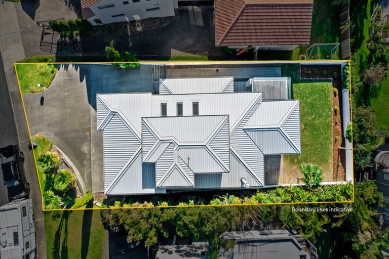 Photo of property in 19 Scarboro Terrace, Murrays Bay, Auckland, 0630