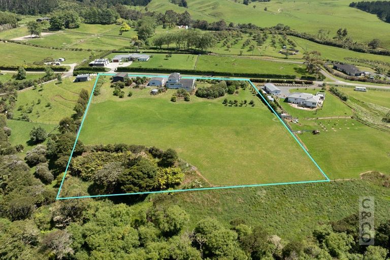 Photo of property in 83 Mount Albion Rise, Taupaki, Henderson, 0782