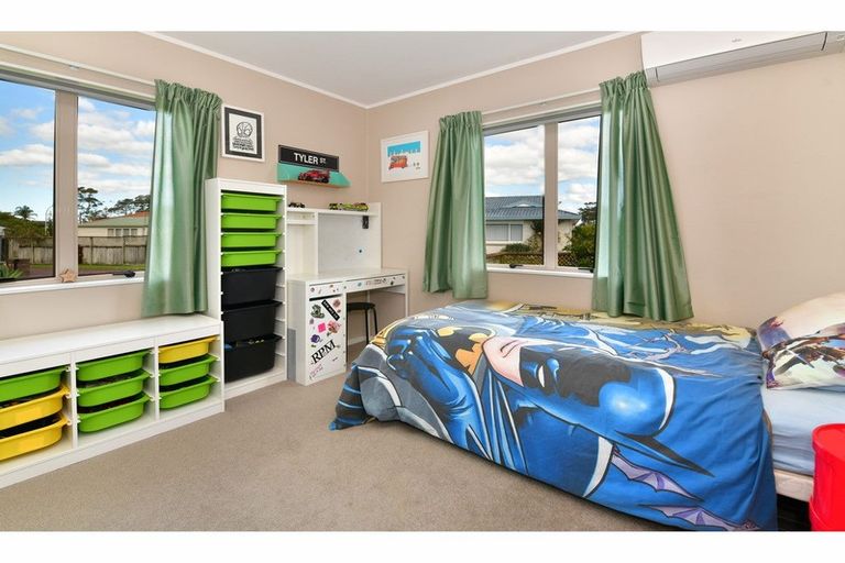 Photo of property in 11 Lakeside Drive, Orewa, 0931