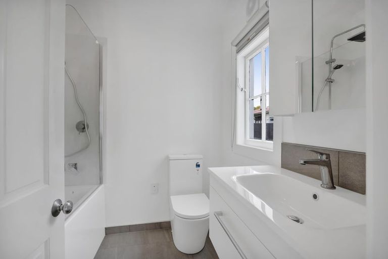 Photo of property in 22 Seyton Street, Stratford, 4332