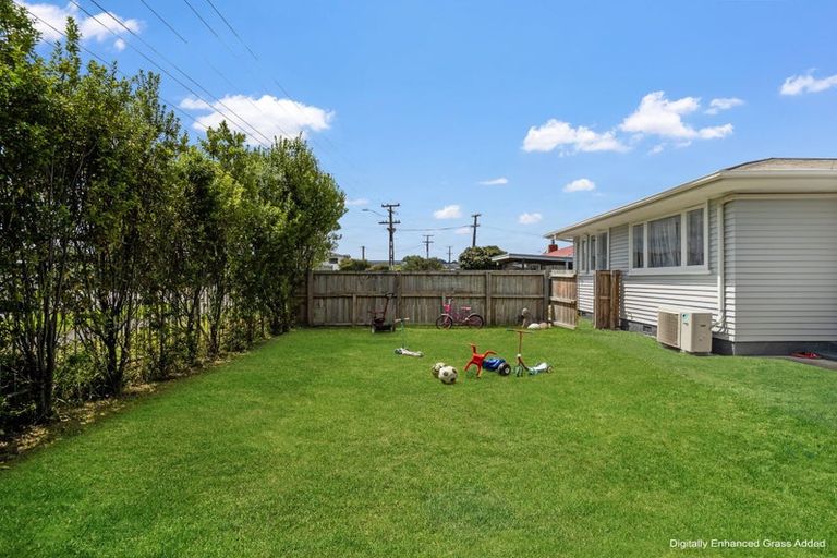 Photo of property in 135 Clevedon Road, Papakura, 2110