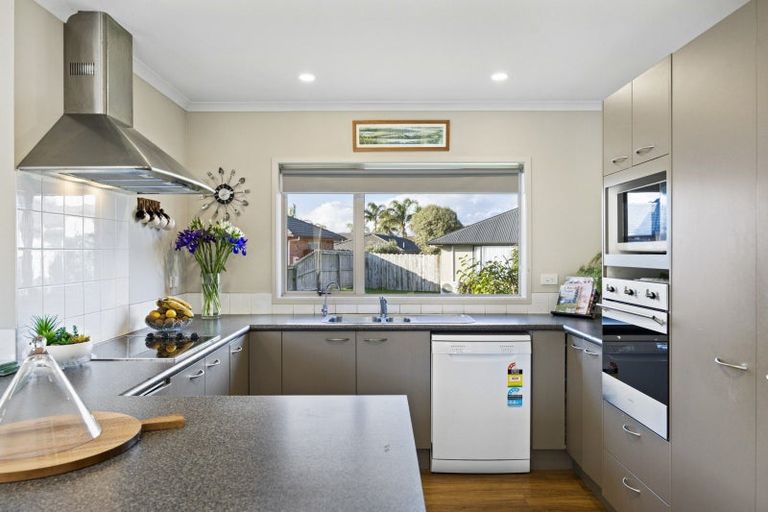 Photo of property in 16 Ploughmans Avenue, Pukekohe, 2120