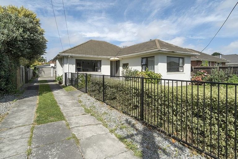 Photo of property in 16 Kerrs Road, Linwood, Christchurch, 8062