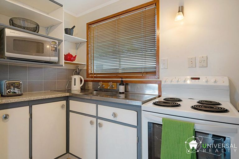 Photo of property in 1a/3 Divich Avenue, Te Atatu South, Auckland, 0610