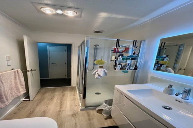 Photo of property in 7a Choice Avenue, Henderson, Auckland, 0612