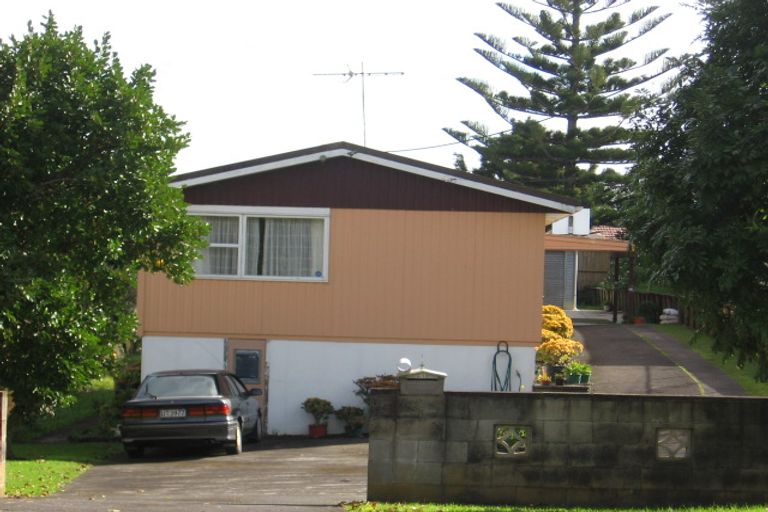 Photo of property in 91 Matipo Road, Te Atatu Peninsula, Auckland, 0610