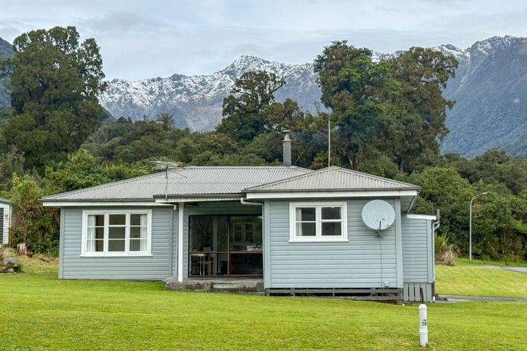 Photo of property in 13 Main Road, Fox Glacier, 7886