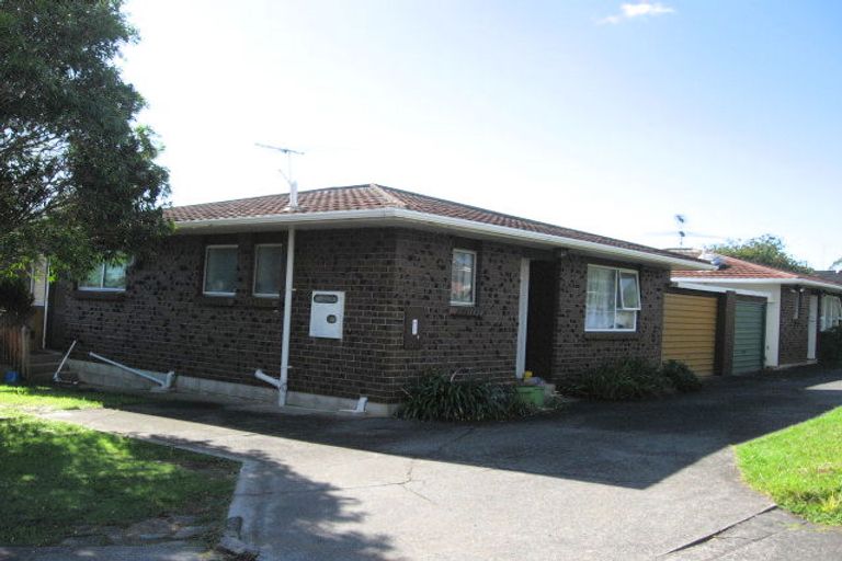 Photo of property in 1/28 Highland Park Drive, Highland Park, Auckland, 2010