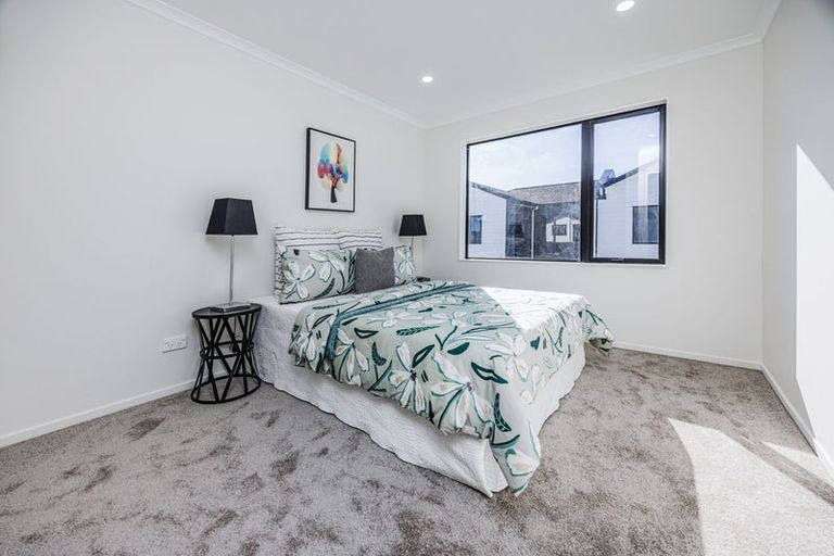 Photo of property in 38b Seymour Road, Sunnyvale, Auckland, 0612