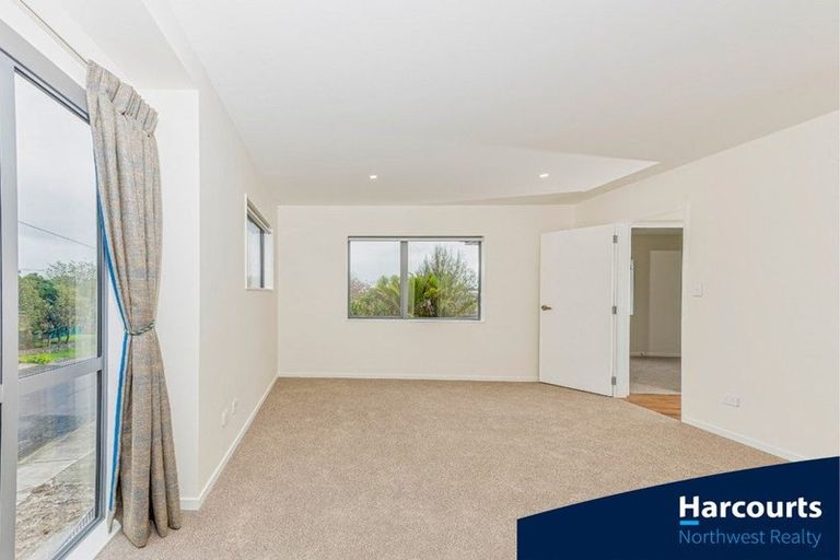 Photo of property in 31c Statesman Street, Henderson, Auckland, 0612