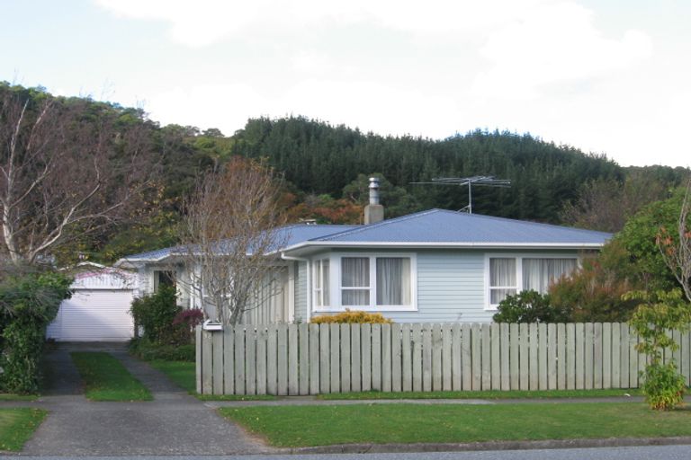 Photo of property in 32 Meremere Street, Wainuiomata, Lower Hutt, 5014