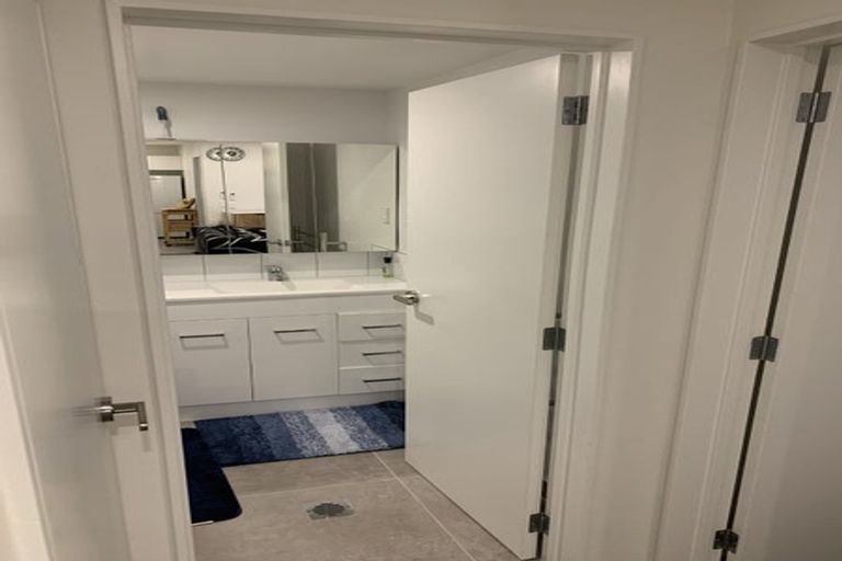 Photo of property in 102/28a Eileen Newey Place, Henderson, Auckland, 0612