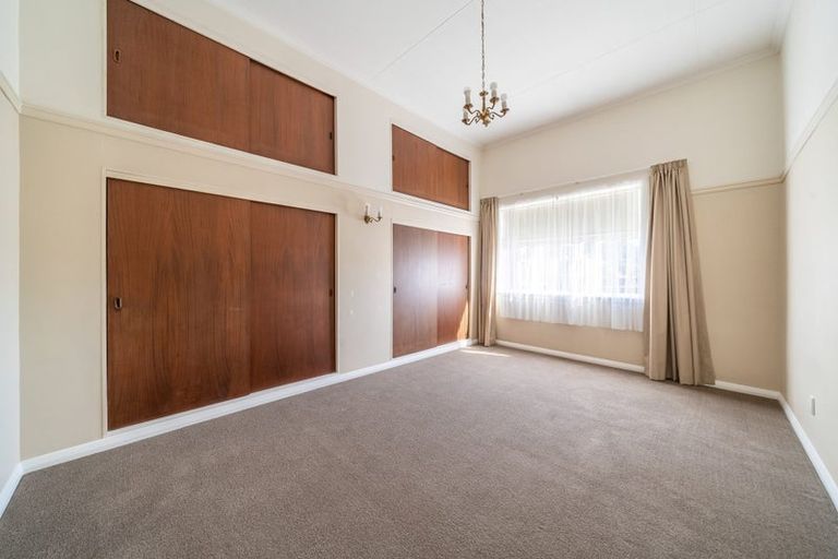 Photo of property in 36 The Parade, Island Bay, Wellington, 6023