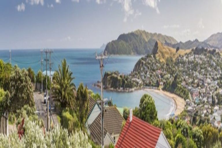 Photo of property in 37 Pikarere Street, Titahi Bay, Porirua, 5022