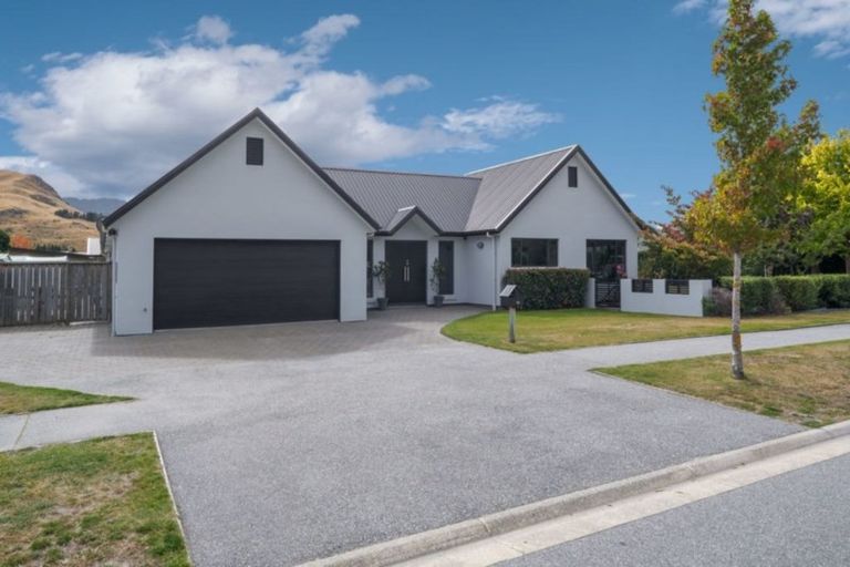 Photo of property in 58 Erskine Street, Lake Hayes, Queenstown, 9304