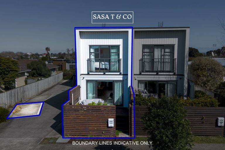 Photo of property in 2/16 Putini Road, Mangere Bridge, Auckland, 2022