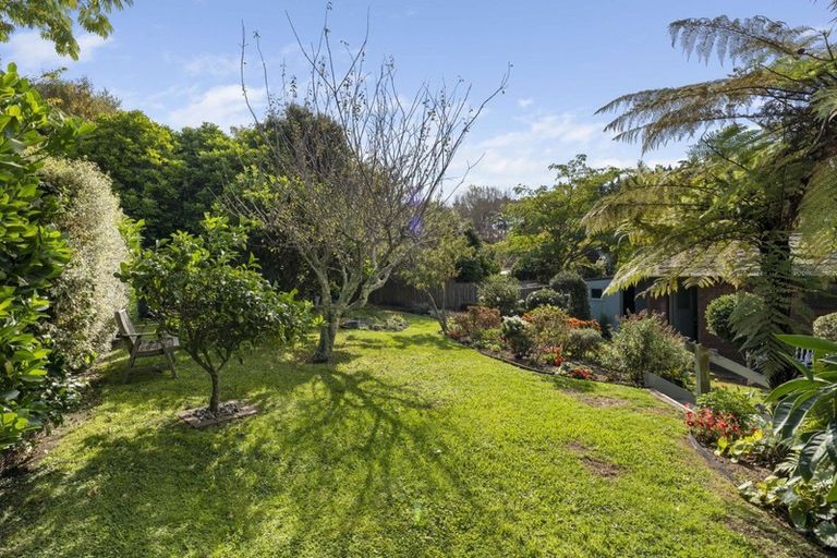 Photo of property in 38 Walton Avenue, Waikanae, 5036