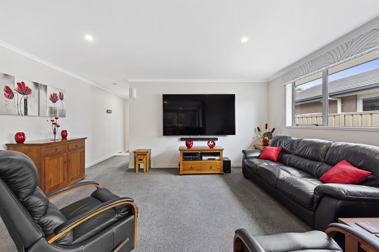 Photo of property in 16 Seashell Drive, Papamoa Beach, Papamoa, 3118