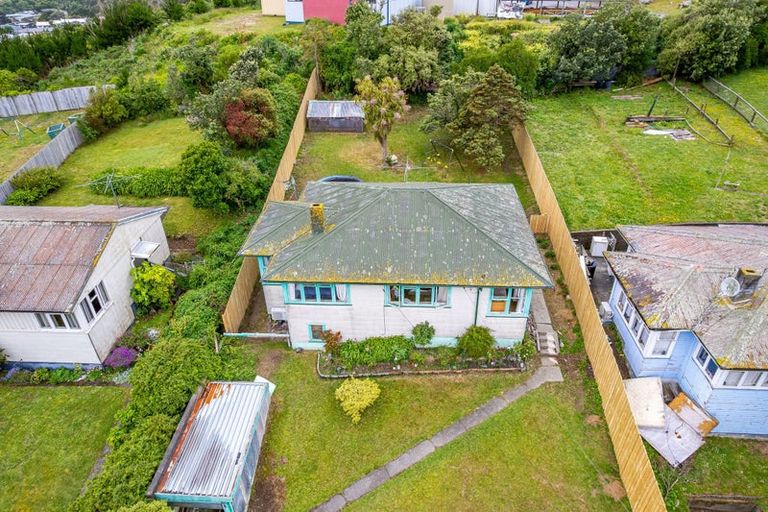 Photo of property in 15 Northumberland Street, Cannons Creek, Porirua, 5024