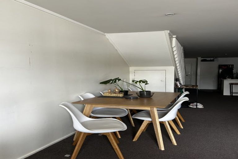 Photo of property in Grosvenor Cl, 19/6 Brown Street, Mount Cook, Wellington, 6021