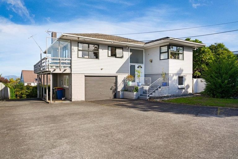 Photo of property in 213 Hobsonville Road, Hobsonville, Auckland, 0618
