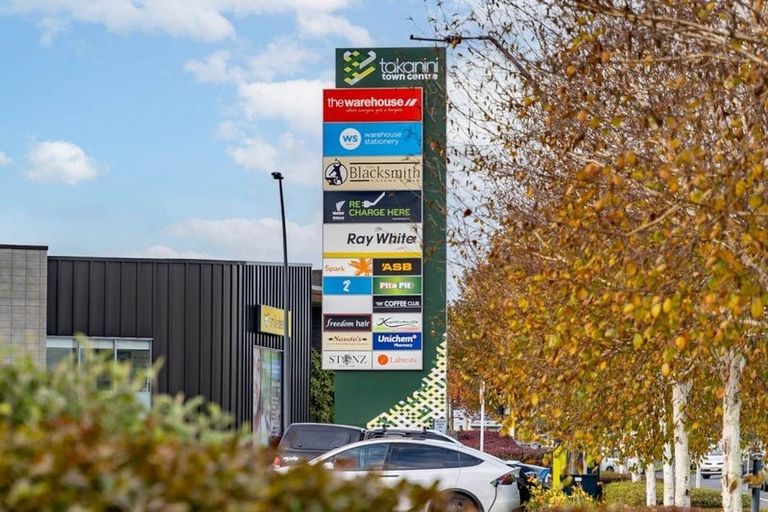 Photo of property in 137 Grove Road, Papakura, 2110