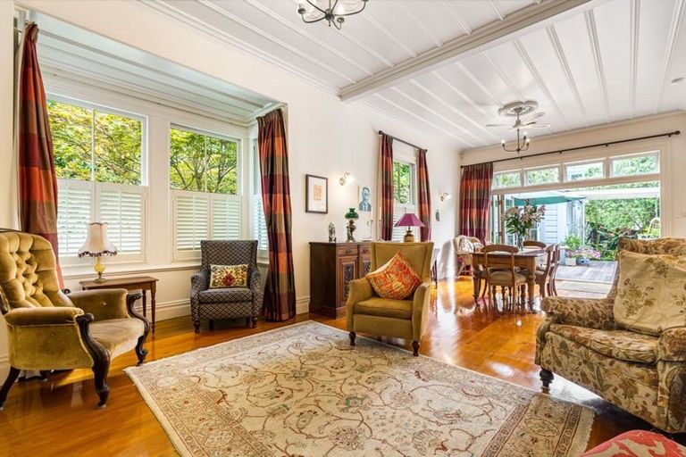 Photo of property in 1 Kapai Road, Devonport, Auckland, 0624