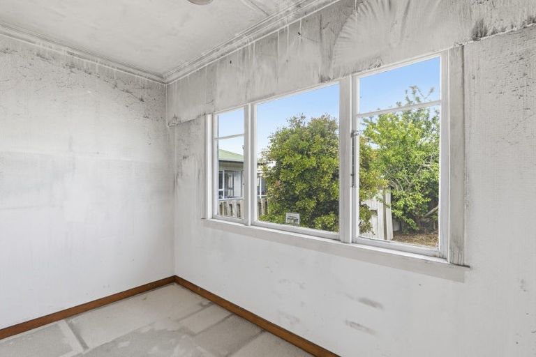 Photo of property in 160 South Road, Spotswood, New Plymouth, 4310