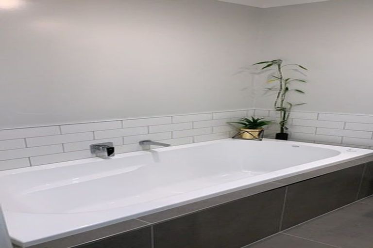 Photo of property in 120 Matua Road, Huapai, Kumeu, 0810