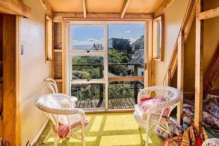 Photo of property in 9 Nikau Street, Eastbourne, Lower Hutt, 5013