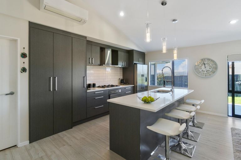 Photo of property in 8 Laylin Place, Pukekohe, 2120