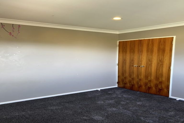 Photo of property in 12 Waterhouse Drive, Brooklyn, Wellington, 6021