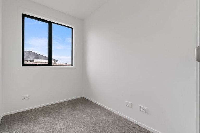 Photo of property in 8 Booker Drive, Tuakau, 2121