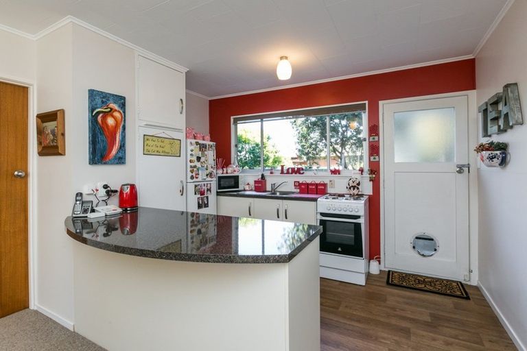 Photo of property in 2/168 Gloucester Street, Taradale, Napier, 4112