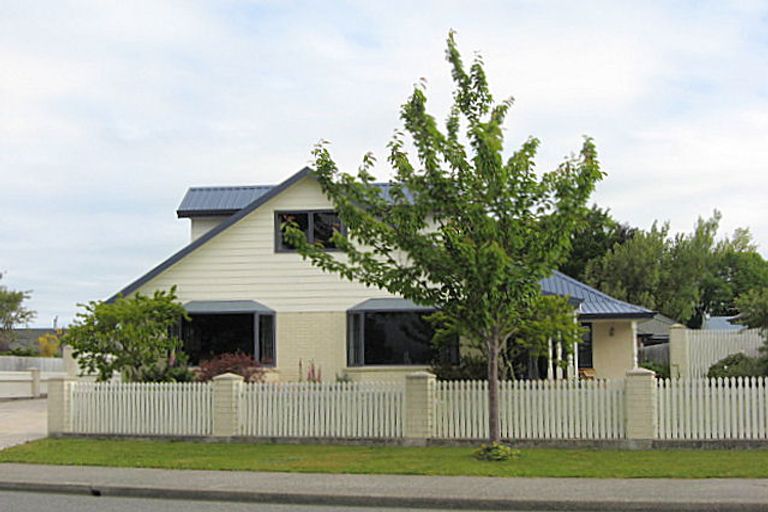 Photo of property in 41 Kingsbury Avenue, Rangiora, 7400