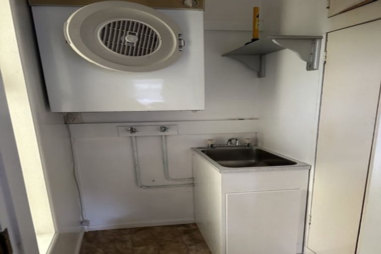 Photo of property in 6 Walker Avenue, Paremata, Porirua, 5026