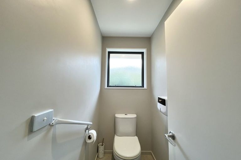 Photo of property in 1 Keats Place, Rolleston, 7614