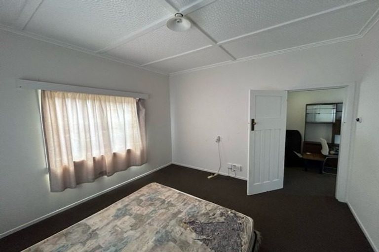 Photo of property in 5 Strange Street, Waitara, 4320