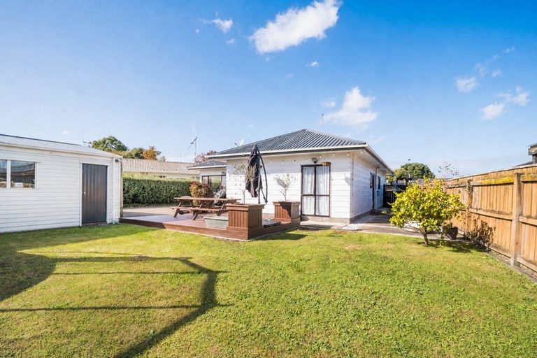 Photo of property in 53 Geraldine Crescent, Cloverlea, Palmerston North, 4412