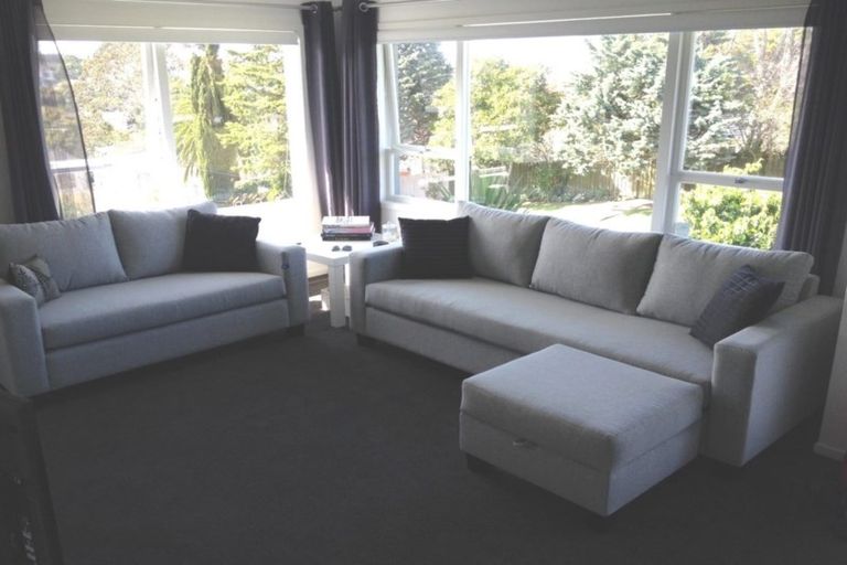 Photo of property in 2/58 Girrahween Drive, Totara Vale, Auckland, 0629