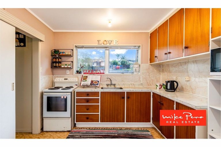 Photo of property in 1/17 Ballater Place, Highland Park, Auckland, 2010