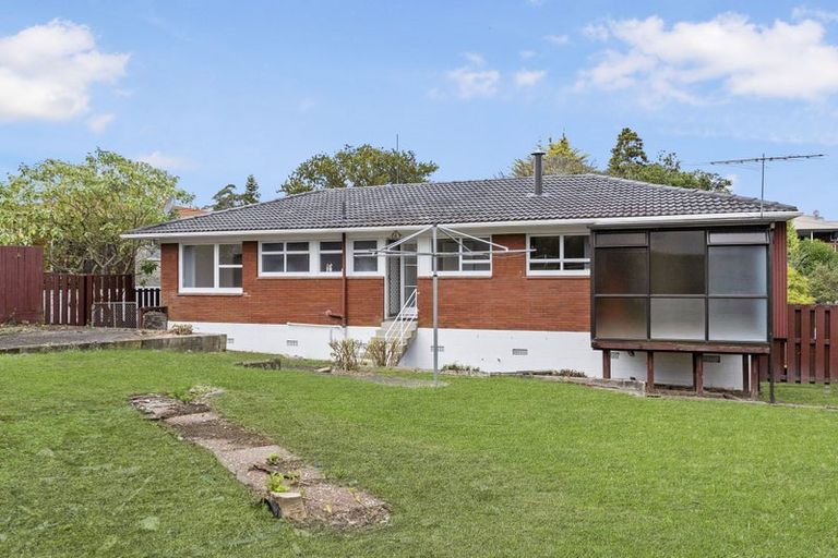 Photo of property in 176 Edmonton Road, Te Atatu South, Auckland, 0610