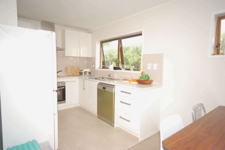 Photo of property in 2/28 Priestley Drive, Bucklands Beach, Auckland, 2014