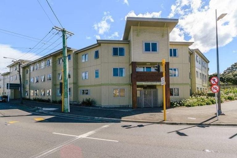 Photo of property in Basin Reserve Complex, 49/4 Sussex Street, Mount Cook, Wellington, 6021
