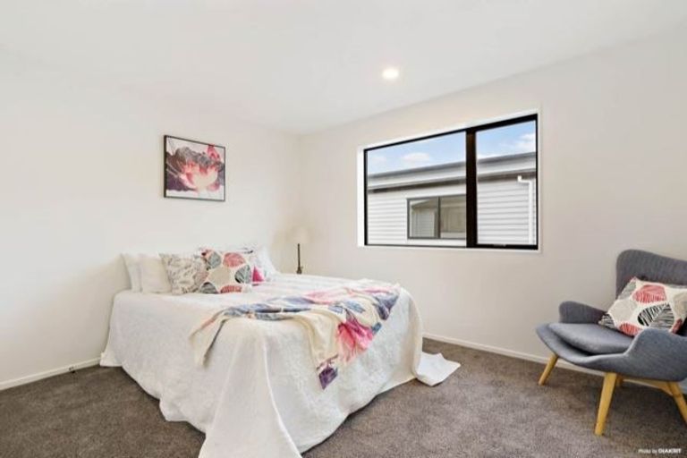 Photo of property in 2 Fjord Way, Karaka, Papakura, 2113