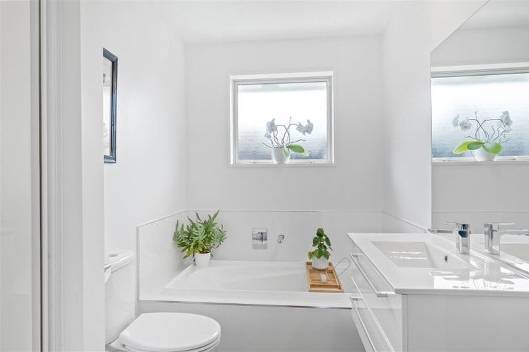 Photo of property in 14 Lansdowne Way, Rolleston, 7615