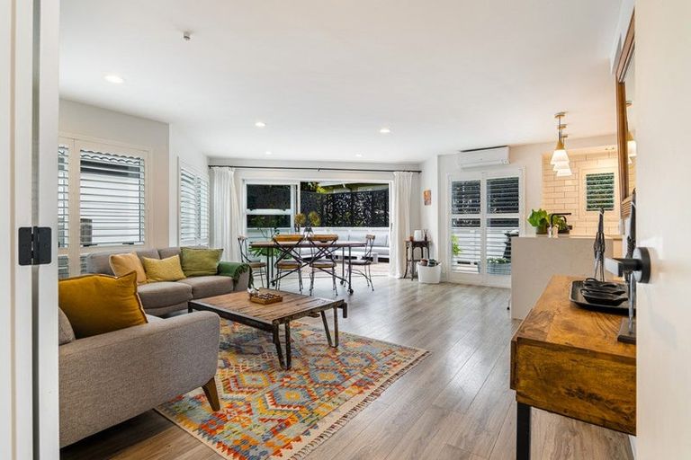 Photo of property in 1/11 Campbell Road, Takapuna, Auckland, 0622