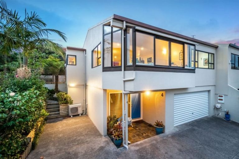Photo of property in 4/8 City View Terrace, Birkenhead, Auckland, 0626